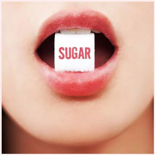 Maroon 5 ft. Nicki Minaj – Sugar (Remix)