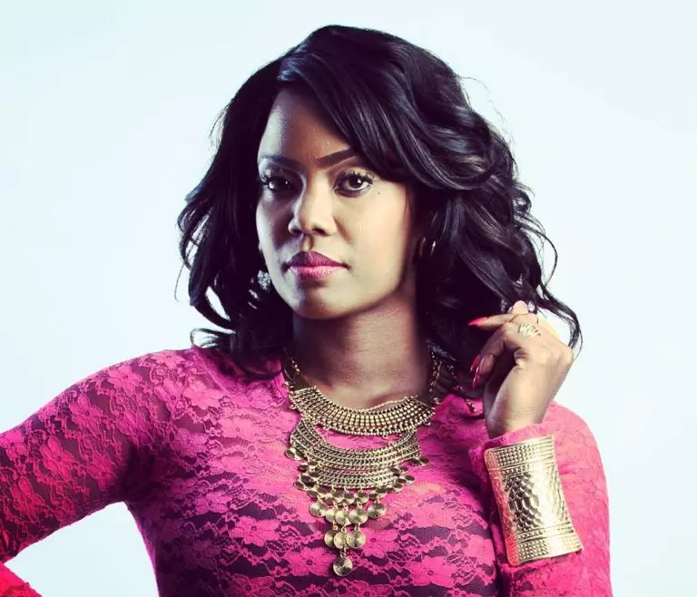 Sanaipei Tande – Mfalme Wa Mapenzi