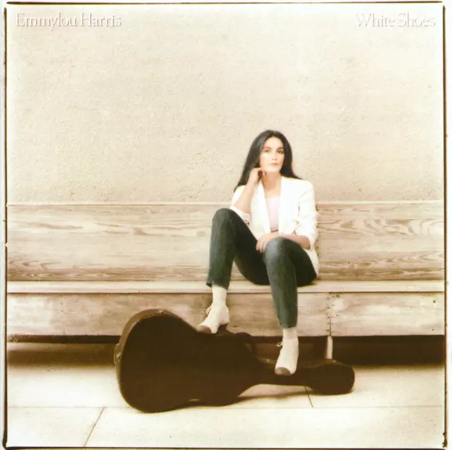 Emmylou Harris – Like an Old Fashioned Waltz