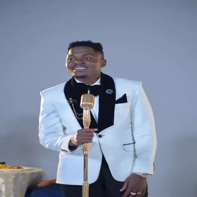 B Classic 006 ft. Bruce Mfalme – Mabawa