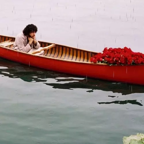 Benny Blanco ft Juice Wrld & Brendon Urie – Roses