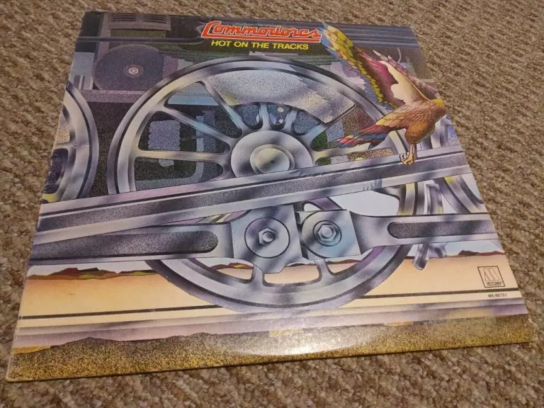 Commodores – Hot On The Tracks (Full Album) 