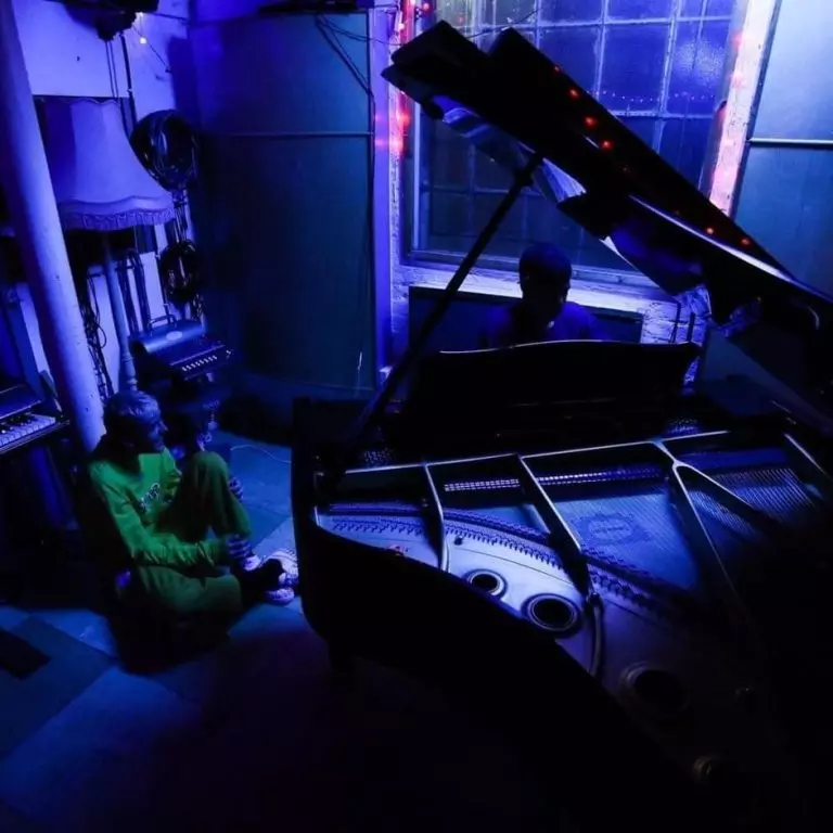 Lil Peep ft. ILoveMakonnen – Rent To Pay