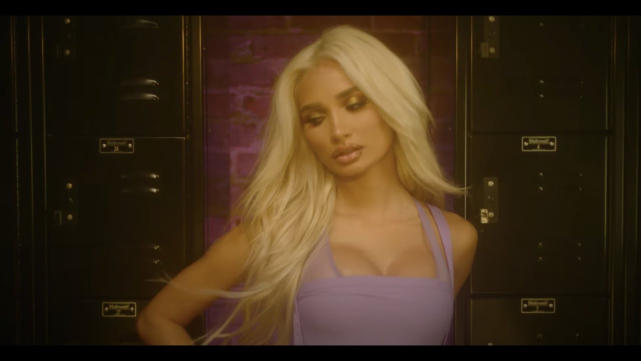 Pia Mia ft. Sean Paul & Flo Milli - HOT (Remix)