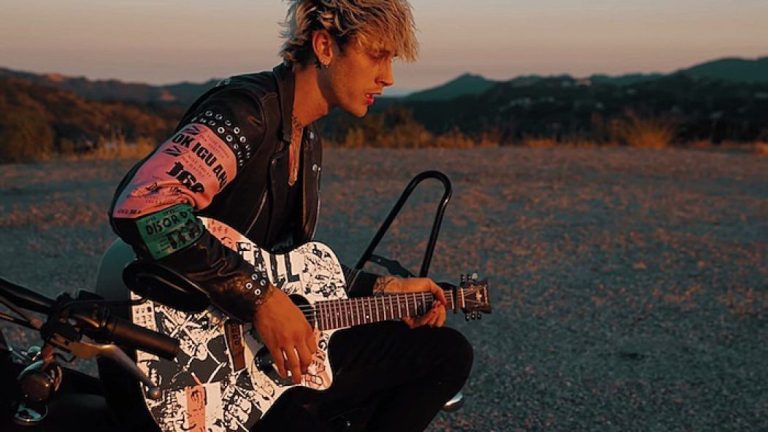 Machine Gun Kelly - Bloody Valentine (Acoustic)