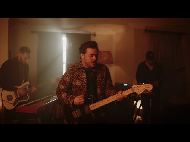 Declan J Donovan – Into The Fire