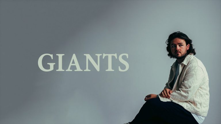 Declan J Donovan – Giants