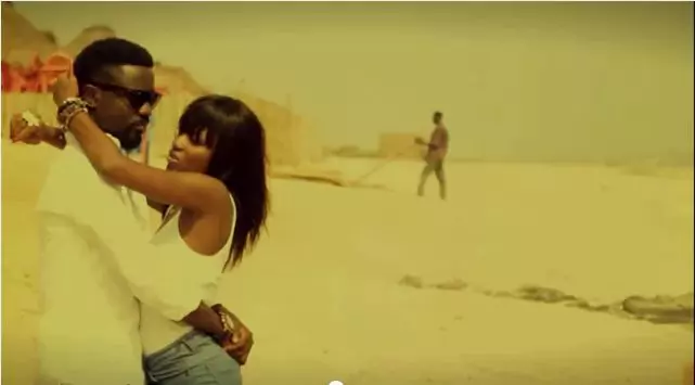 New Video: Sarkodie feat. Efya - I'm In Love With You | BellaNaija