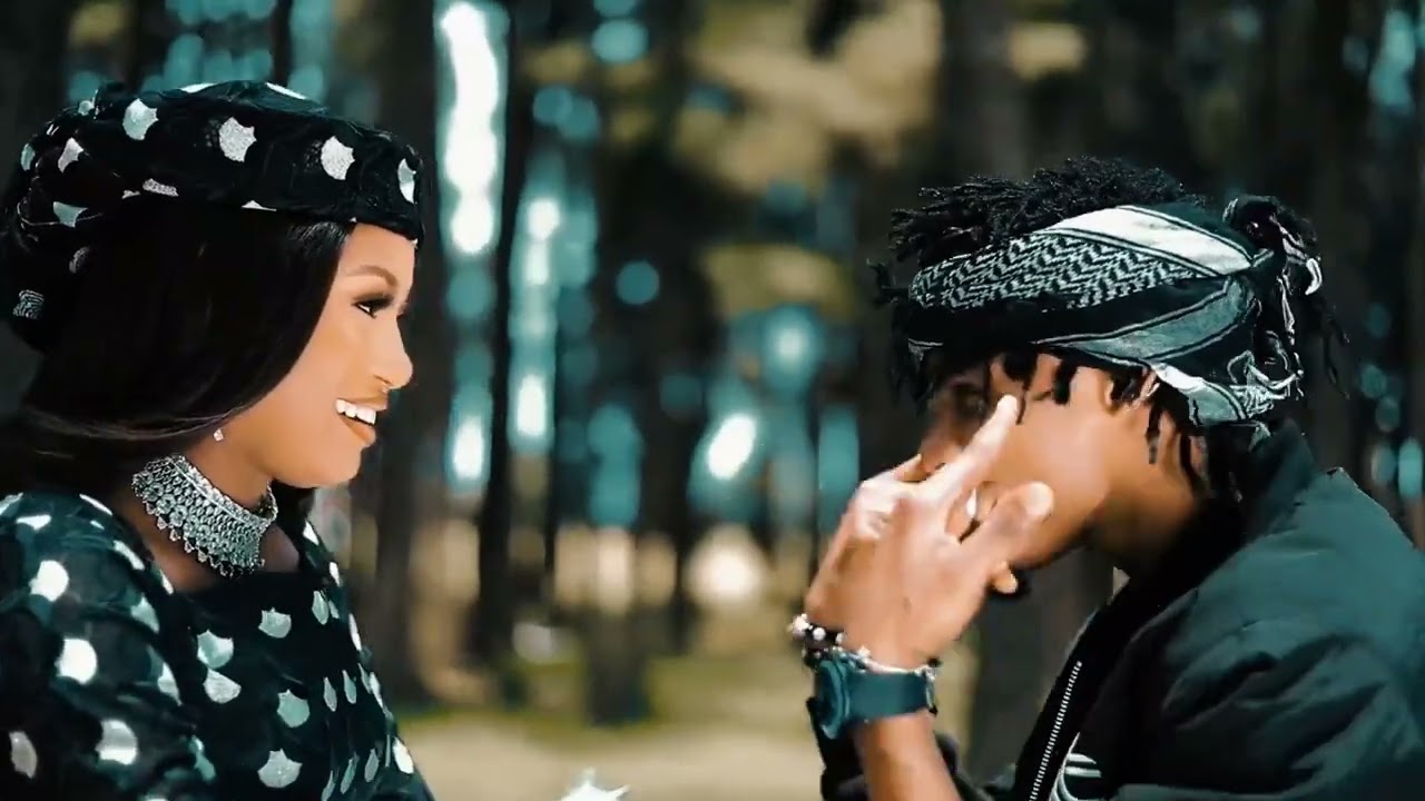 Momee Gombe - Barde (Official Video) Latest hausa music video 2023 ft Kawu Dan Sarki - YouTube