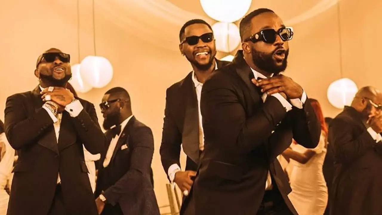 Kizz Daniel ft. Iyanya & Davido - Like