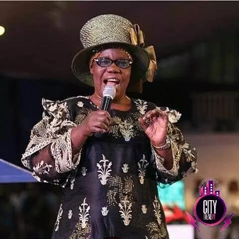 Abimbola Okunnuwa – E fi orin sioni ka